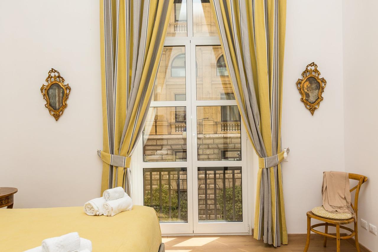 Prestigious Via Barberini Rom
